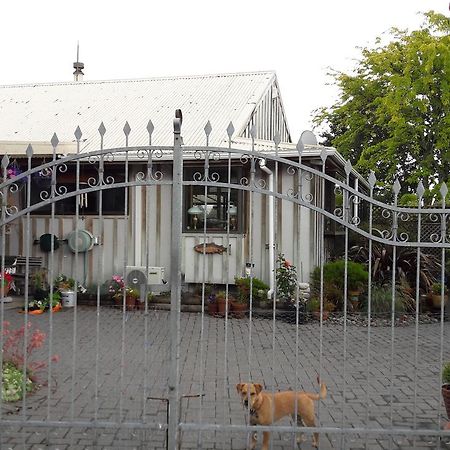 Absolute Riverside Туранги Екстериор снимка